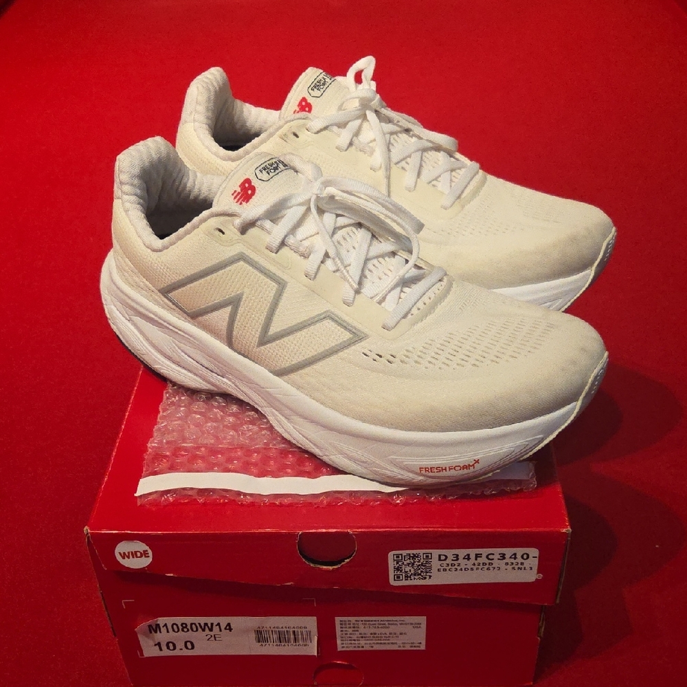 Mens Size 10 Wide New Balance 1080 V Running Shoes in White and cream/off white